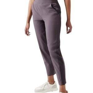 Athleta Brooklyn Cropped Straight-Leg Pants size 6p. Mauve color.
Versatile